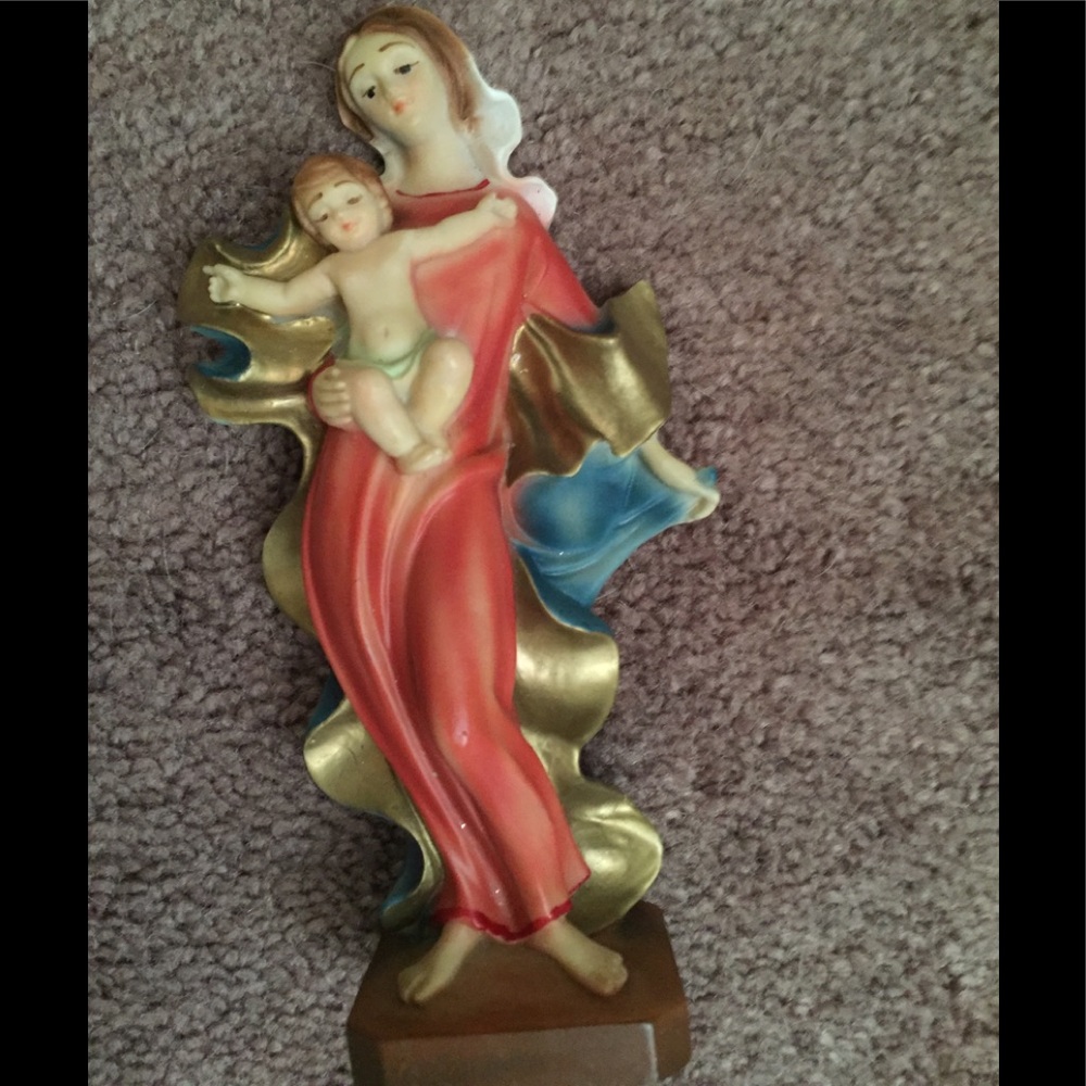 Statue - Picture 2 of 3